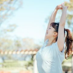 お風呂で一日の疲れをほぐそう！　簡単ストレッチ５選