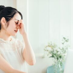 その頭痛、気象病かも？　雨の日の体調を整える方法を解説